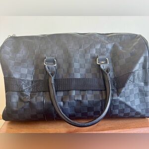 Stylish Black Checkered weekend trip bag